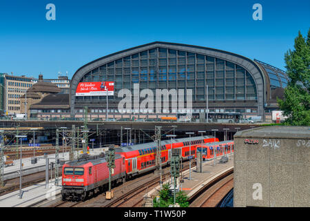 Regionalbahn, Suedfront Hauptbahnhof Hamburg, Deutschland Foto Stock