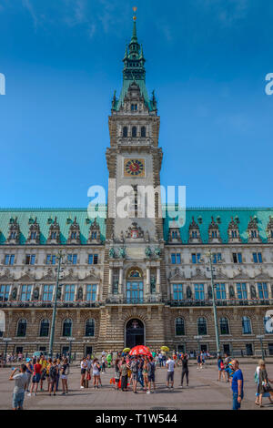 Il Rathaus, Rathausmarkt, Amburgo, Deutschland Foto Stock