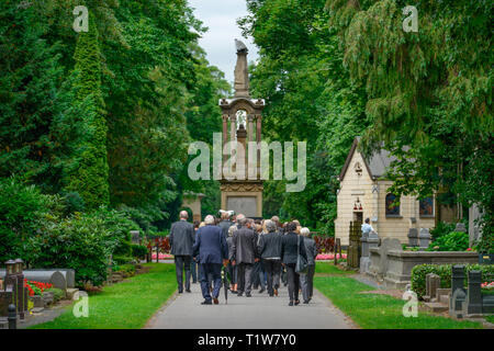 Beerdigung, Melaten-Friedhof, Aachener Strasse, Lindenthal, Koeln, Nordrhein-Westfalen, Deutschland Foto Stock