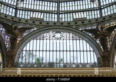 Napoli, Italia - 05 November, 2018 - Galleria Umberto I, un pubblico galleria per lo shopping a Napoli e i suoi interni Foto Stock