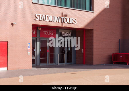 Ingresso allo stadio Tours office ad Anfield, casa di Liverpool FC, Merseyside, Regno Unito Foto Stock