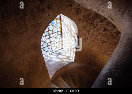 Interno di Ali Qapu palace, Isfahan, Iran Foto Stock