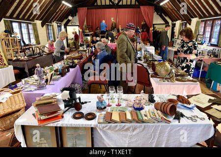 Antiquariato e Vintage e fiera artigianale, Chawton, vicino a Alton, HAMPSHIRE, Regno Unito. Domenica 24 febbraio 2019. Foto Stock