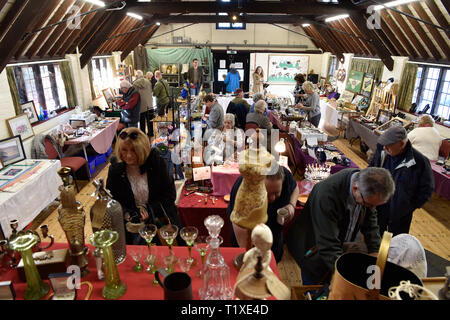 Antiquariato e Vintage e fiera artigianale, Chawton, vicino a Alton, HAMPSHIRE, Regno Unito. Domenica 24 febbraio 2019. Foto Stock