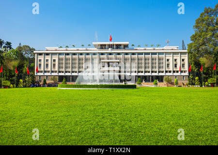 Indipendenza Palace o Palazzo della Riunificazione è un pubblico principale punto di riferimento nella città di Ho Chi Minh in Vietnam Foto Stock