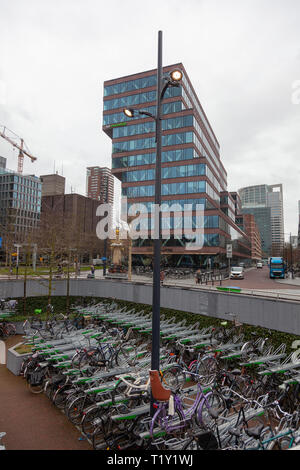 Il parcheggio per le bici ,Rotterdam, Paesi Bassi Foto Stock