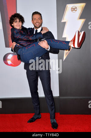 Los Angeles, Stati Uniti d'America. 28 Mar, 2019. LOS ANGELES, CA. Marzo 28, 2019: Zachary Levi & Jack Dylan Grazer a premiere mondiale di Shazam! A TCL Teatro Cinese. Credito Foto: Paul Smith/Alamy Live News Foto Stock