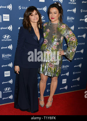 Los Angeles, Stati Uniti d'America. 28 Mar, 2019. Gina Gershon, Jennifer Tilly 041 assiste il trentesimo annuale di GLAAD Media Awards di Los Angeles presso il Beverly Hilton Hotel il 28 marzo 2019 a Beverly Hills, la California. Credito: Tsuni/USA/Alamy Live News Foto Stock