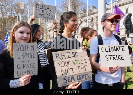 29 mar 2019. Sciopero della gioventù 4 clima, i cambiamenti climatici protesta, la piazza del Parlamento, Westminster, London Credit: Michael melia/Alamy Live News Foto Stock