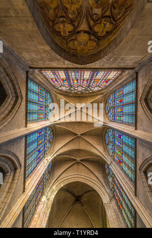 Basilica di Sant'Urbano di Troyes (Francia nord-orientale): interno del classico edificio gotico Foto Stock