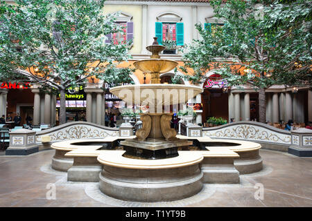 Il fast food Italianamente fontana nel food court a Montecasino Leisure & Casino complessa, Fourways, Sandton Johannesburg, provincia di Gauteng, Repubblica di Foto Stock