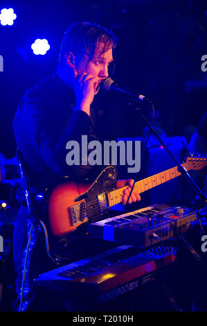 Band: altri esseri umani in Concerto in Re Tutts wah wah Hut in Glasgow. Foto Stock