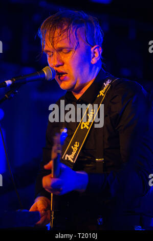 Band: altri esseri umani in Concerto in Re Tutts wah wah Hut in Glasgow. Foto Stock