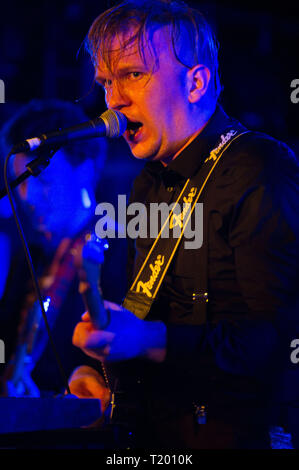 Band: altri esseri umani in Concerto in Re Tutts wah wah Hut in Glasgow. Foto Stock