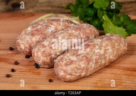 Materie cebab con carne di maiale pronti per la cottura Foto Stock