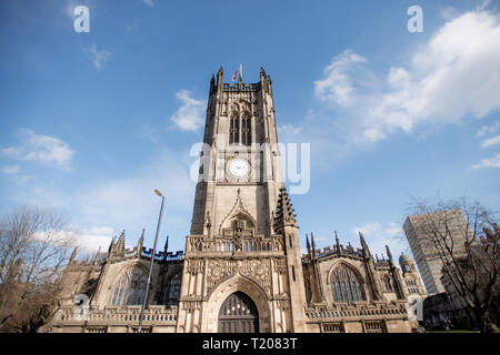 La cattedrale e la Chiesa Collegiata di Santa Maria, St Denys e George st. Victoria Street, Manchester, Regno Unito. Foto Stock