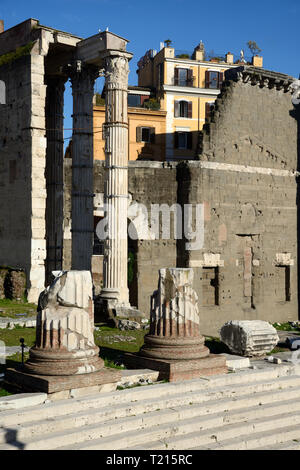 Foro di Augusto (2BC), il Foro di Augusto e i resti del Tempio di Marte Ultore Roma Italia Foto Stock