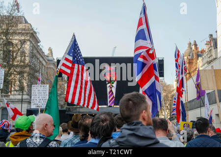 Londra, Regno Unito. 29 mar 2019. Il UKIP Leader Gerard Batten dà un discorso alla Giornata Brexit protesta Credito: Alex Cavendish/Alamy Live News Foto Stock