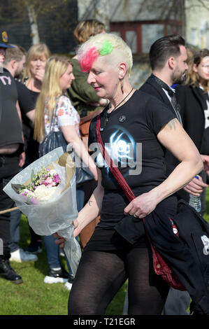 Bocking, Essex, Regno Unito. 29 mar 2019. Il Funerale di Keith Flint cantante dei Prodigy avviene la chiesa di Saint Mary a Bocking vicino a Braintree Essex. La selce è stato trovato morto nella sua casa di North End Essex di 49 anni il 4 marzo 2019 Credit: MARTIN DALTON/Alamy Live News Foto Stock