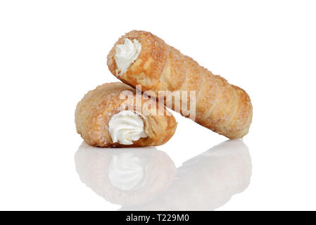 Due crema cannoli riempiti Foto Stock