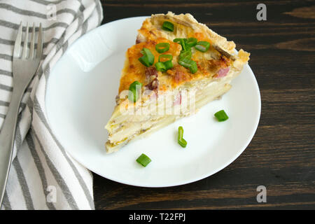 " Corned beef ", cavolo e patate gratinate Foto Stock