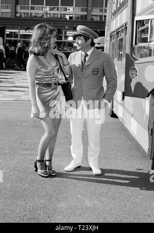 Vacanza sul bus (1973) Maureen Sweeney, Reg Varney, Data: 1973 Foto Stock