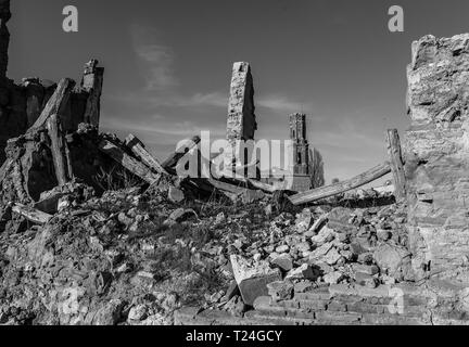 I resti di una città in Aragona che era stato completamente distrutto durante la guerra civile spagnola - Belchite - Spagna Foto Stock