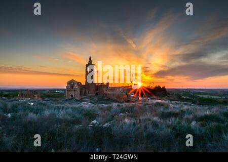 I resti di una città in Aragona che era stato completamente distrutto durante la guerra civile spagnola - Belchite - Spagna Foto Stock