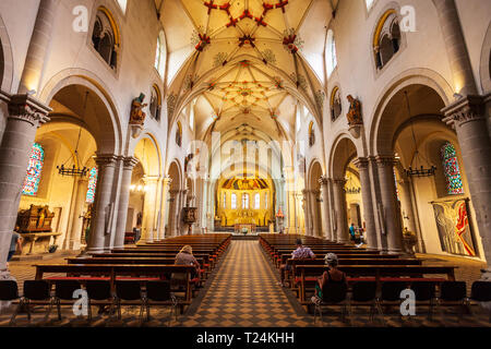 Basilica di ricino o Kastorkirche è la chiesa più antica di Coblenza, Germania Foto Stock