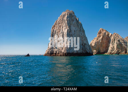 Le scogliere a Lands End in Cabo San Lucas in corrispondenza della punta della Baja California in Messico Foto Stock