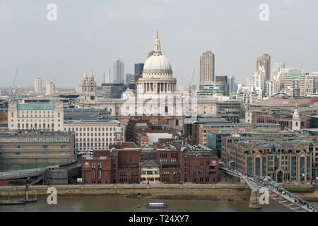 La Tate Modern di Londra, Regno Unito. Il 30 marzo, 2019. Vista aerea della città. © Byron Kirk Foto Stock
