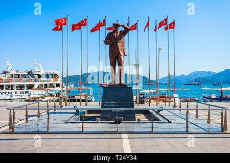 MARMARIS, Turchia - 14 Maggio 2018: Mustafa Kemal Ataturk un monumento nel centro della città di Marmaris in Turchia Foto Stock