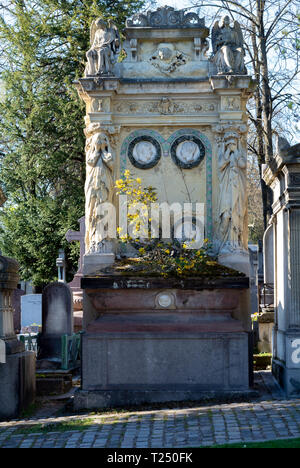 Graves al cimitero di Pere Lachaise, Parigi, Francia Foto Stock