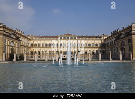 MONZA, Italia, 13 Settembre 2018: Villa Reale Palace,Giardini Reali e la grande fontana, edificio neoclassico Foto Stock