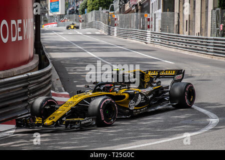 Monte Carlo/Monaco - 05/24/2018 - #55 Carlos Sainz (SPA) nella sua Renault R.S. 18 durante il giorno di apertura della corsa in avanti del 2018 Grand Prix di Monaco Foto Stock