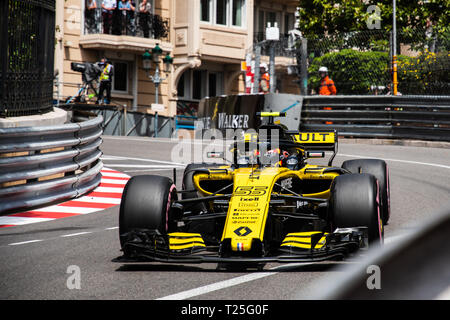 Monte Carlo/Monaco - 05/24/2018 - #55 Carlos Sainz (SPA) nella sua Renault R.S. 18 durante il giorno di apertura della corsa in avanti del 2018 Grand Prix di Monaco Foto Stock