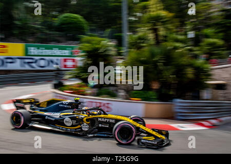 Monte Carlo/Monaco - 05/24/2018 - #55 Carlos Sainz (SPA) nella sua Renault R.S. 18 durante il giorno di apertura della corsa in avanti del 2018 Grand Prix di Monaco Foto Stock