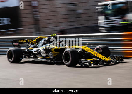 Monte Carlo/Monaco - 05/24/2018 - #55 Carlos Sainz (SPA) nella sua Renault R.S. 18 durante il giorno di apertura della corsa in avanti del 2018 Grand Prix di Monaco Foto Stock