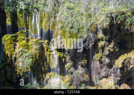 Yerkopru cascata e canyon sul fiume Ermenek è situato in un piccolo paese chiamato Mut di Mersin provincia nel Mediterraneo orientale della Turchia. Foto Stock