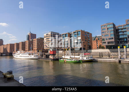 Amburgo, Germania - 04 Settembre 2018: Moderno appartamento case del lungomare, Hafencity Amburgo Germania Foto Stock