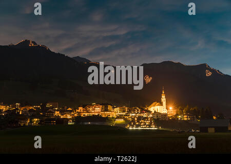 Austria, Lermoos, Ehrwalder Becken, midsummer fire Foto Stock