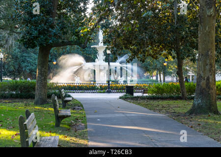 Fontana di Forsyth park a Savannah, Georgia Foto Stock