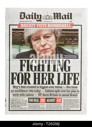 La prima pagina del Daily Mail dal 16 gennaio 2019 con il titolo "Lotta per la sua vita' abaout Theresa Maggio e Brexit Foto Stock