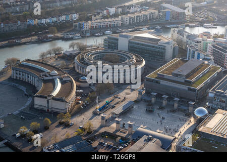 Lloyds Banking Group HQ, Millennium Square e siamo curiosi. Bristol dall'aria. Foto Stock