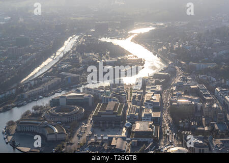 Lloyds Banking Group HQ, Millennium Square e siamo curiosi. Bristol dall'aria. Foto Stock