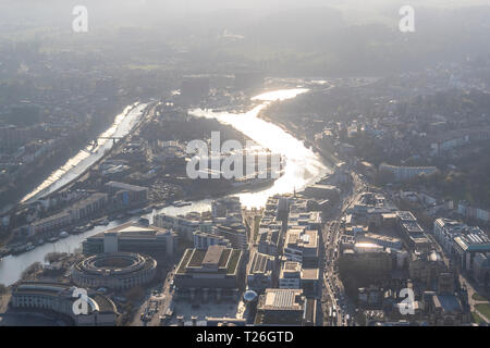 Lloyds Banking Group HQ, Millennium Square e siamo curiosi. Bristol dall'aria. Foto Stock