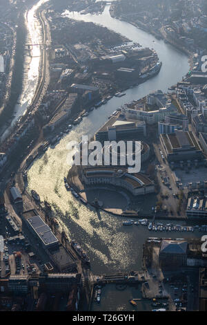 Lloyds Banking Group HQ, Millennium Square e siamo curiosi. Bristol dall'aria. Foto Stock