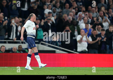 Tottenham Hotspur Paul Gascoigne provenienti su dopo essere stato sostituito durante le leggende evento di prova corrispondono a Tottenham Hotspur Stadium, Londra. Foto Stock