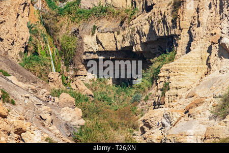 Il david cade nel nahal david dalla strada al di Ein Gedi scuola sul campo nei pressi del mar morto in Israele Foto Stock