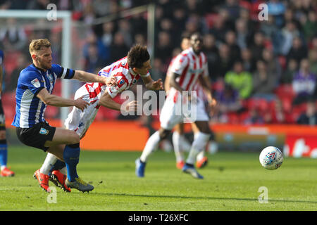 Stoke on Trent, Regno Unito. Il 30 marzo 2019. Stoke City avanti Bojan Krkic (27) è imbrattata durante il cielo EFL scommessa match del campionato tra Stoke City e Sheffield Mercoledì presso il bet365 Stadium, Stoke-on-Trent, in Inghilterra il 30 marzo 2019. Foto di Jurek Biegus. Credit: UK Sports Pics Ltd/Alamy Live News Foto Stock